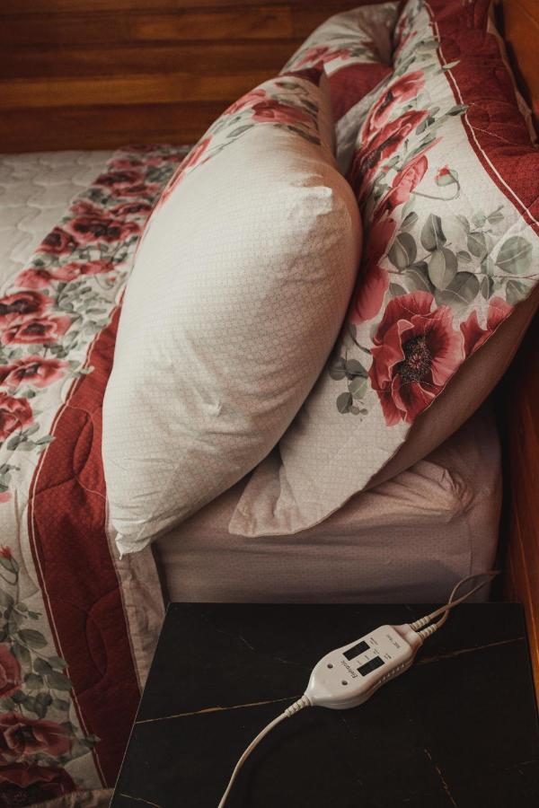 Chale Romantico Com Banheira De Hidromassagem E Lareira Bom Retiro  Luaran gambar